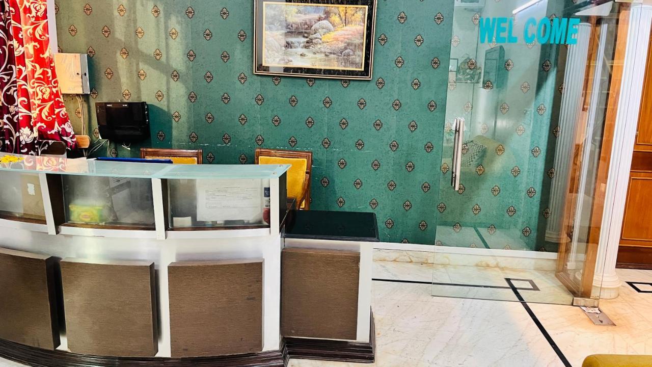 Hotel Starline Sector 28 Gurgaon Esterno foto