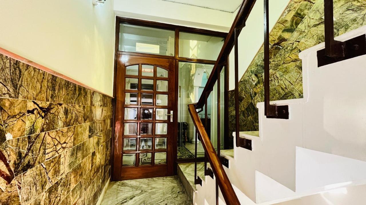 Hotel Starline Sector 28 Gurgaon Esterno foto