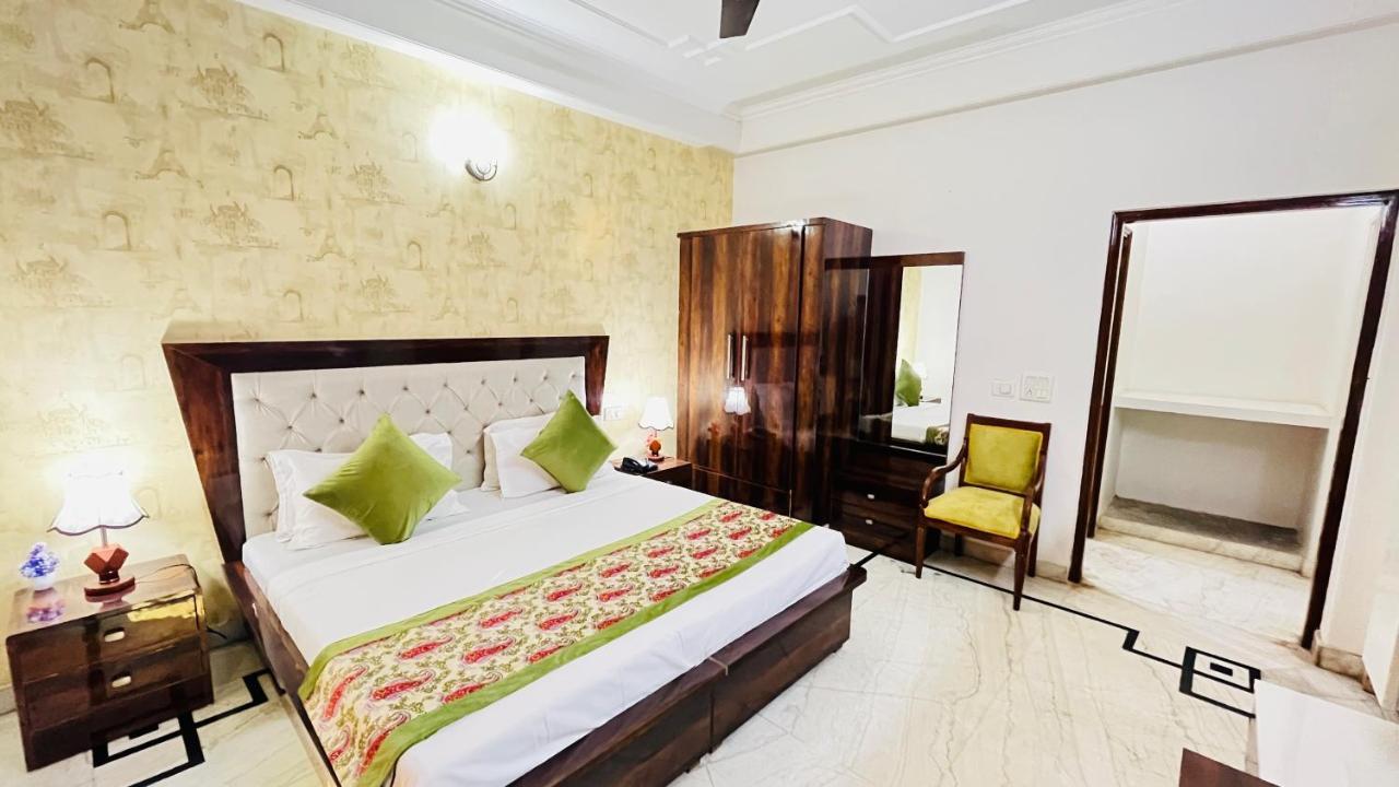 Hotel Starline Sector 28 Gurgaon Esterno foto